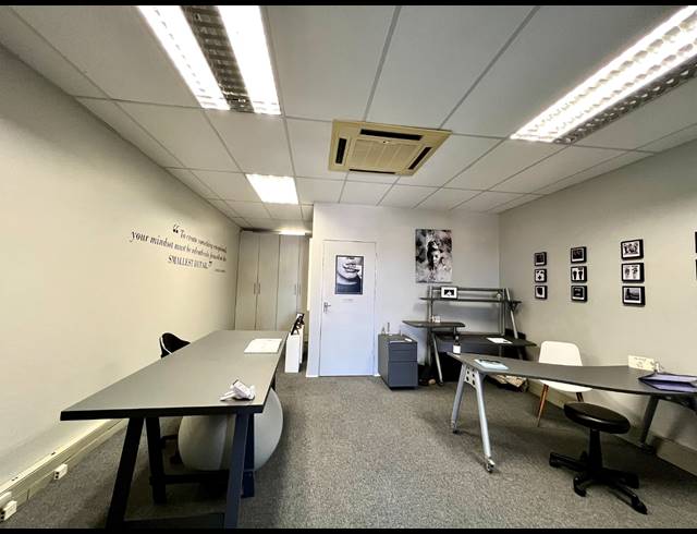 67M² OFFICE FOR SALE IN BALLITO CENTRAL